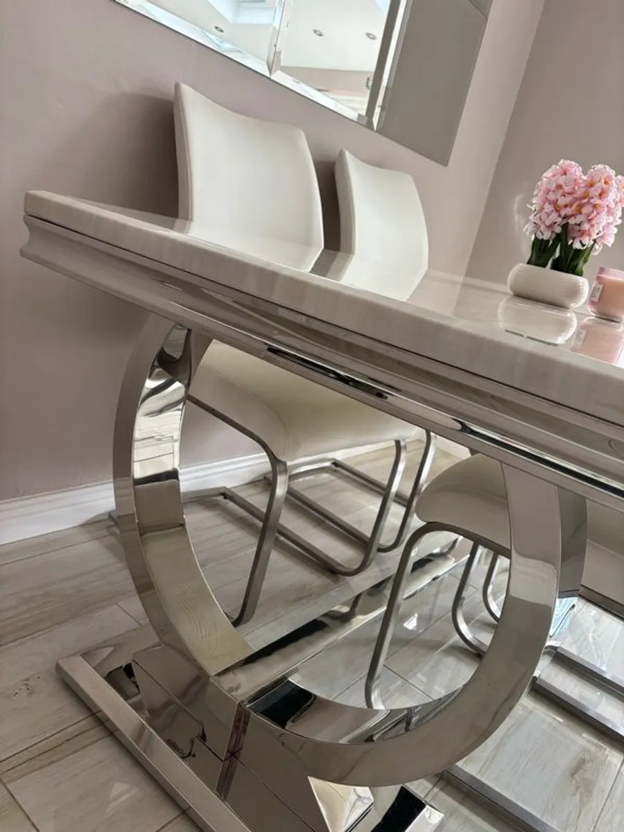 table - Image 4