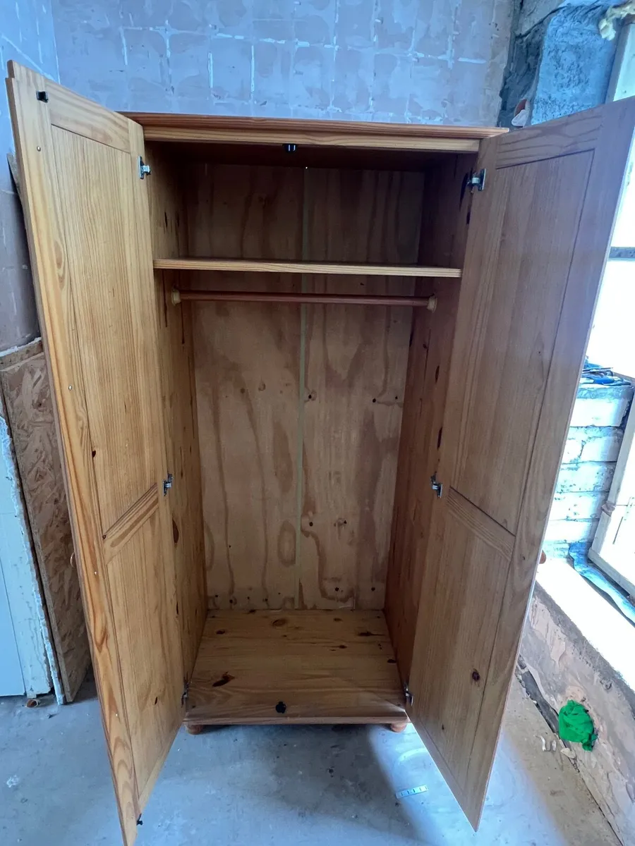 Wardrobe - Image 4