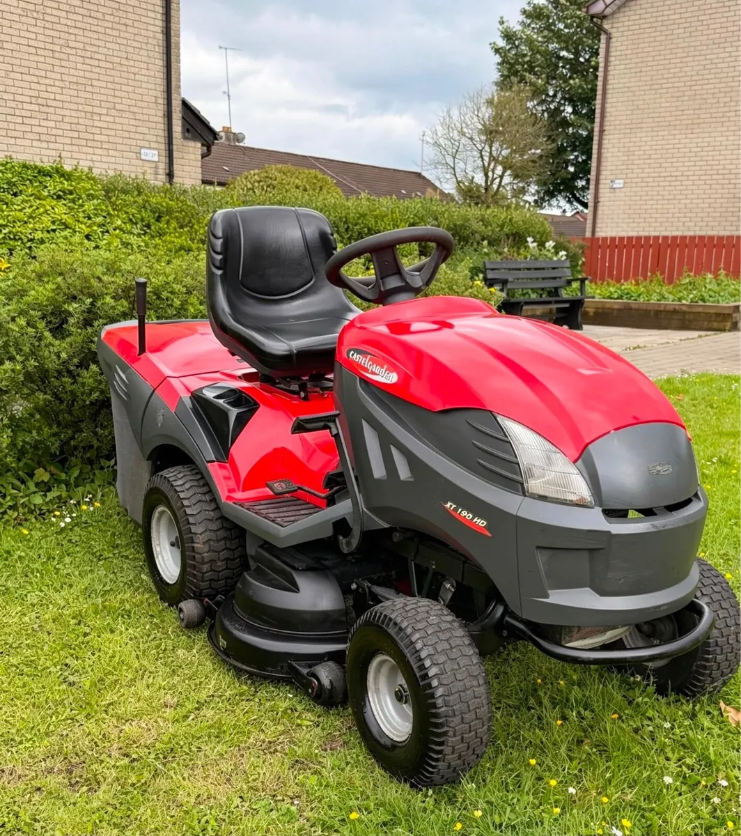 Castlegarden ride on lawnmower - Image 1
