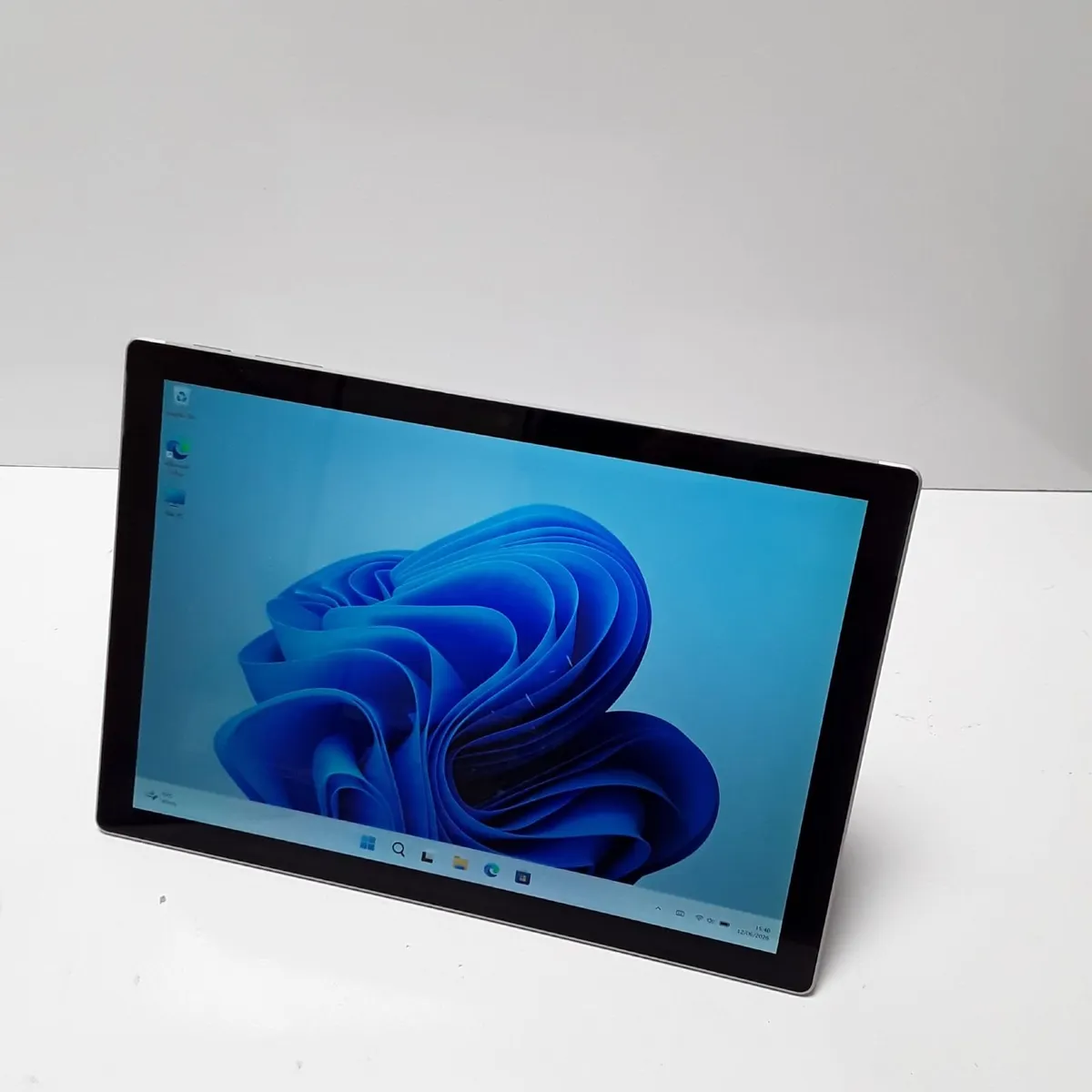 Microsoft Surface Pro 5 (1796) | Intel Core i5 - Image 2