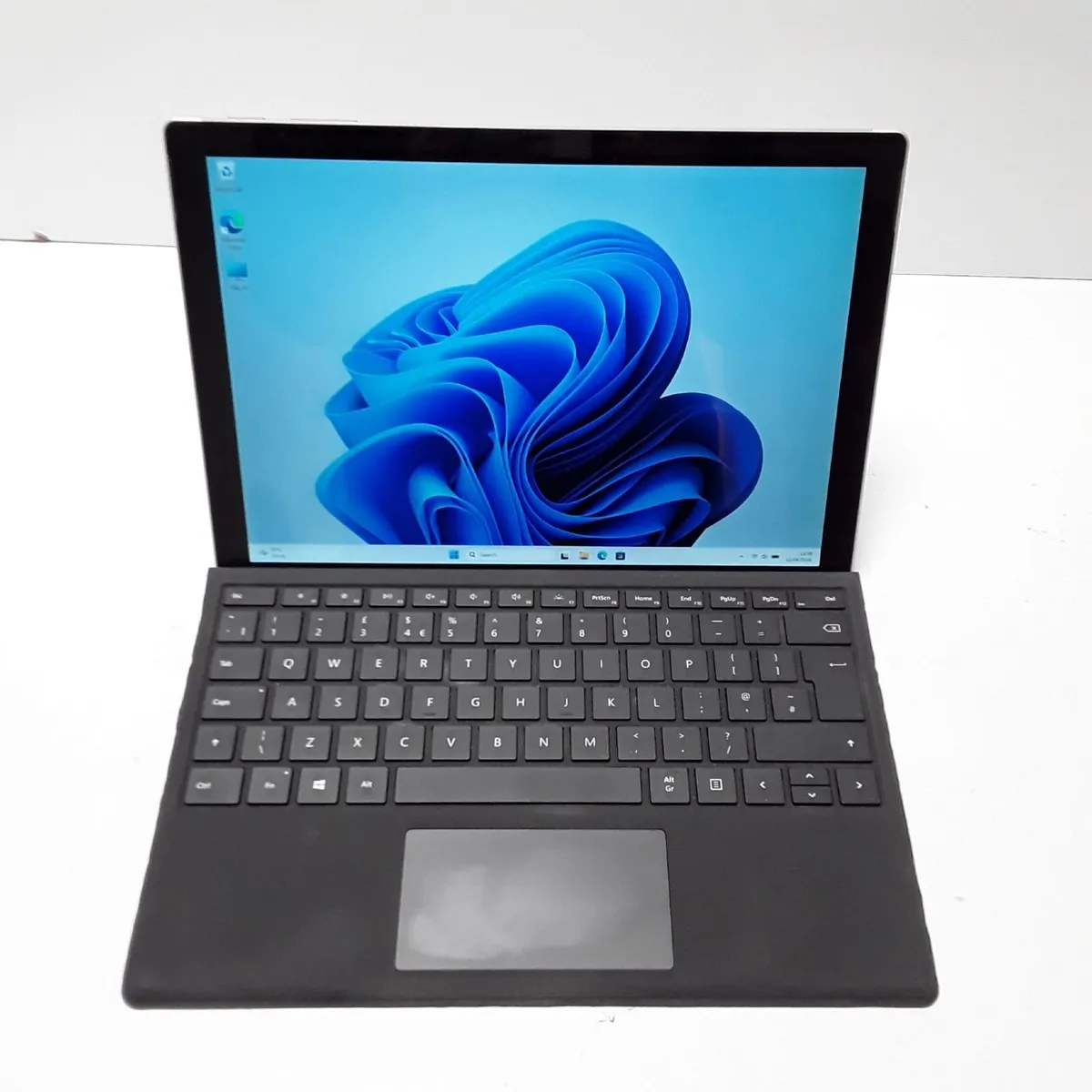 Microsoft Surface Pro 5 (1796) | Intel Core i5 - Image 1