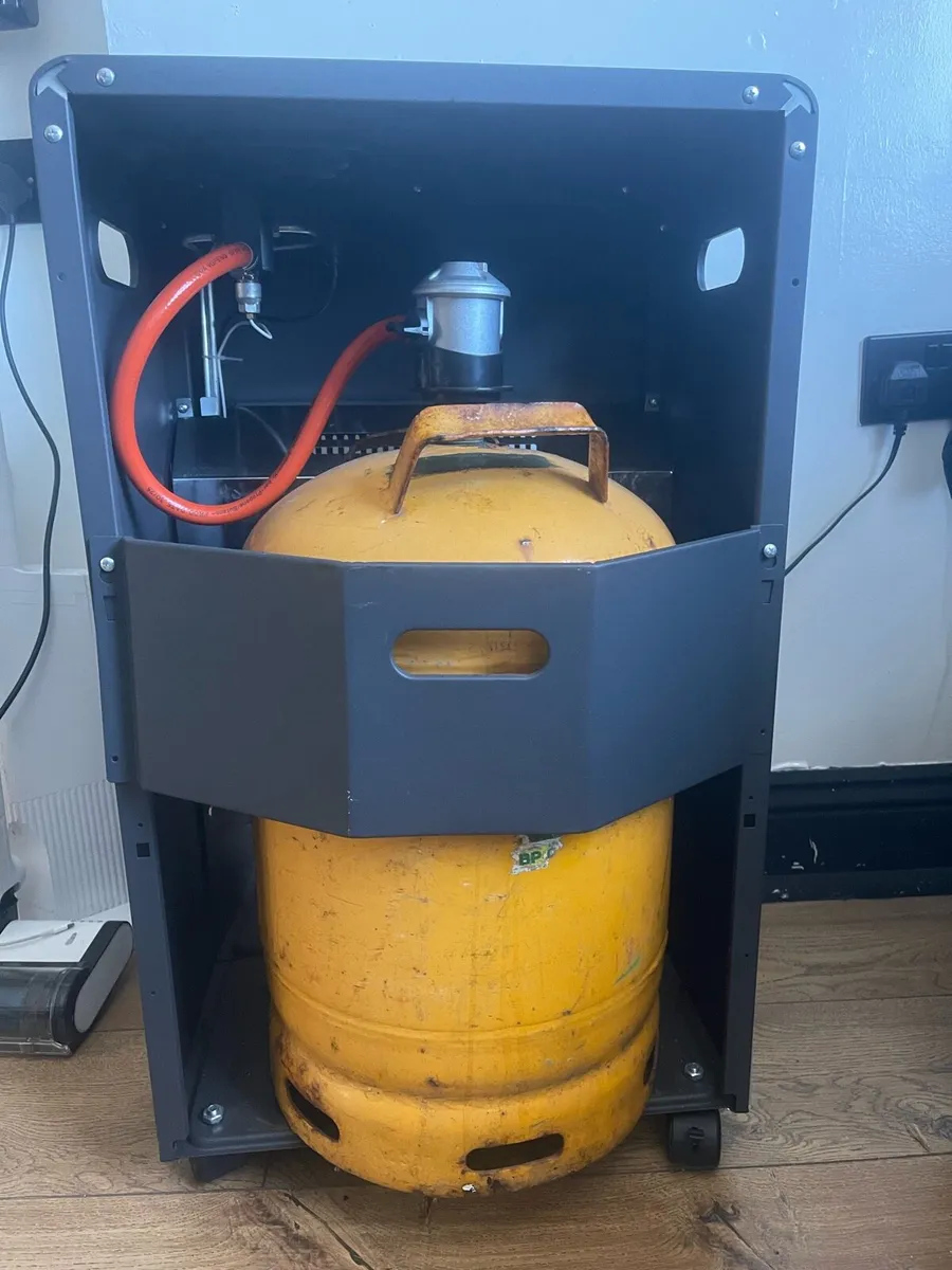 Superser Gas Heater 4.1KW & Gas Canister - Image 3