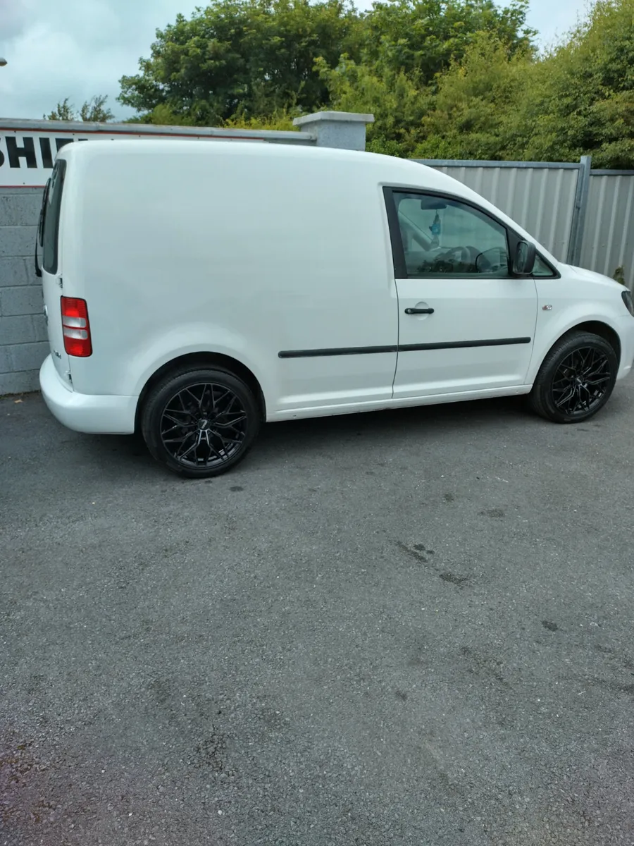 Volkswagen Caddy 2013 - Image 3