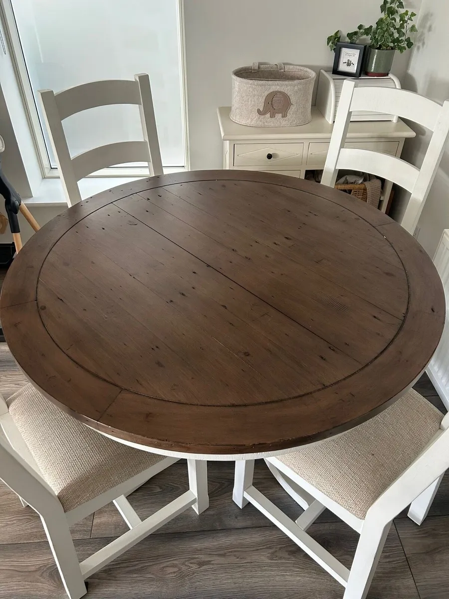 Solid wood dining table - Image 2