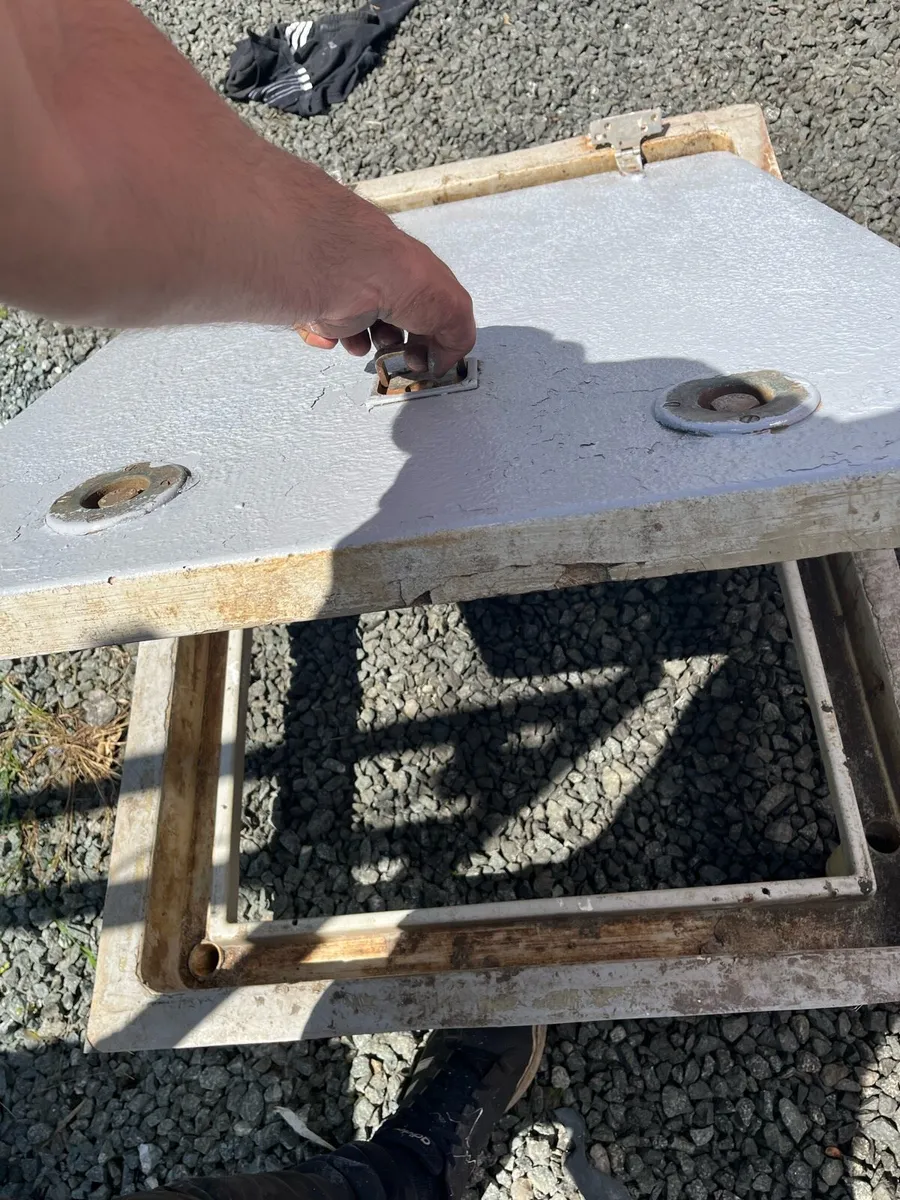 Flat watertight hatch - Image 2
