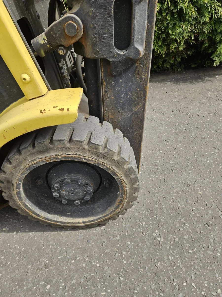 Electric 2 ton Hyster forklift - Image 4