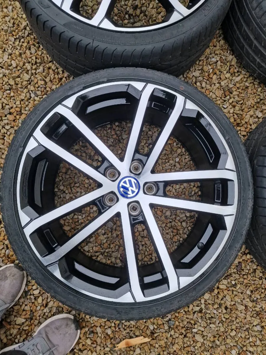 VW 19' GOLF CADDY ECT ALLOYS ,GOOD TYRES - Image 3