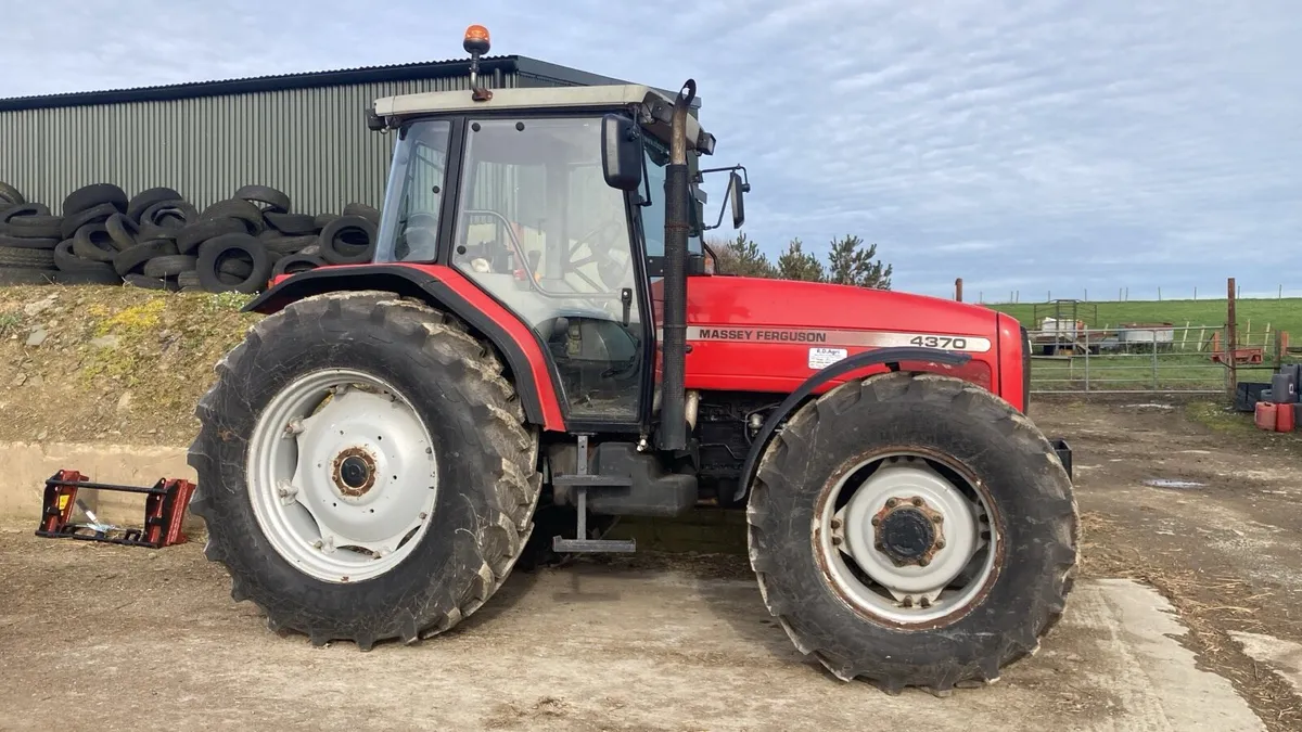 Massey Ferguson 4370 - Image 1