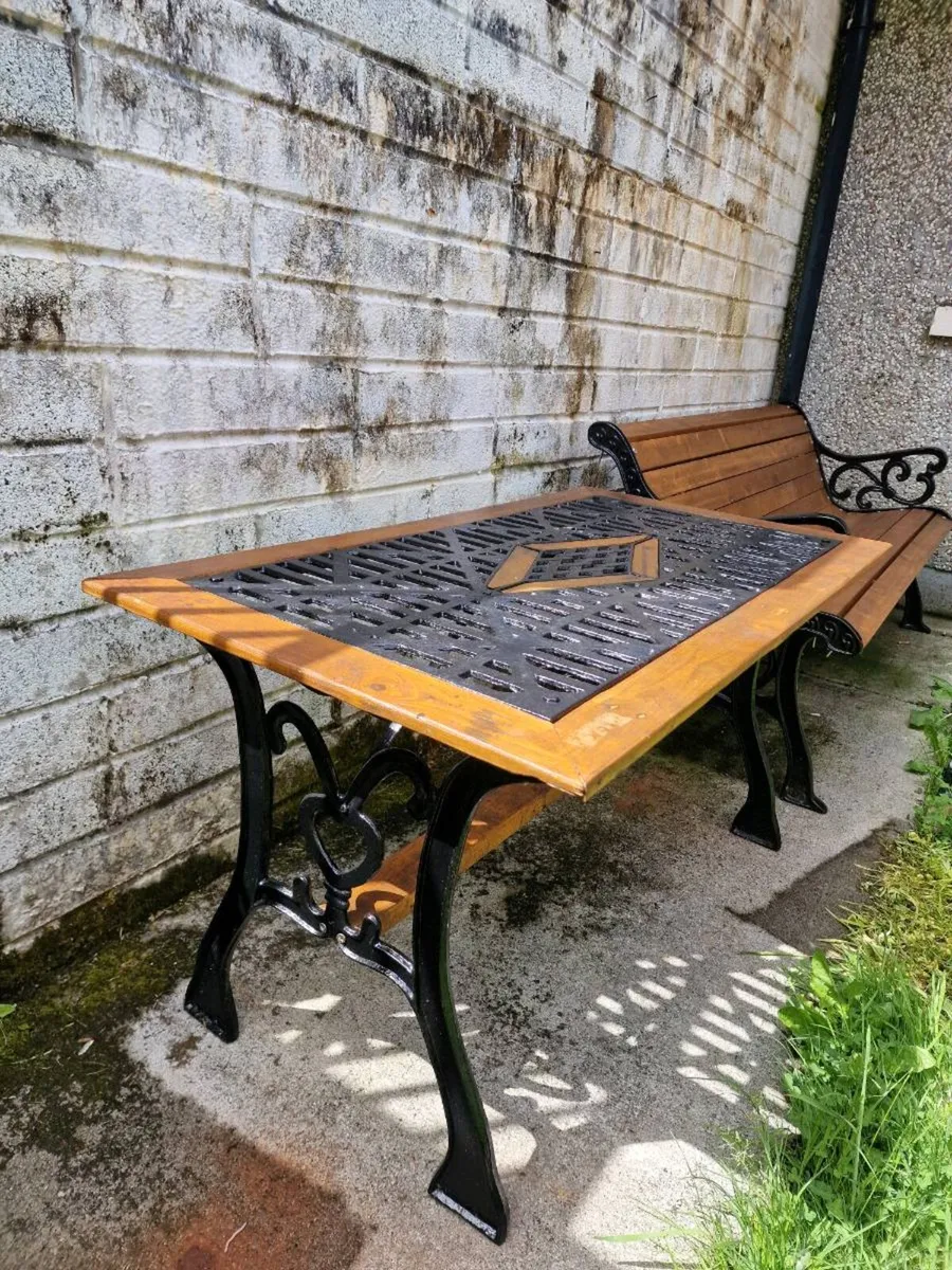 Cast iron Table - Image 3