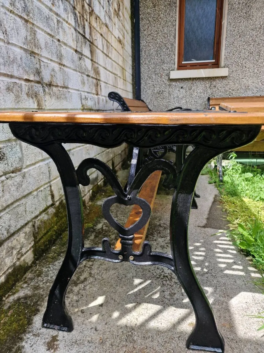 Cast iron Table - Image 4