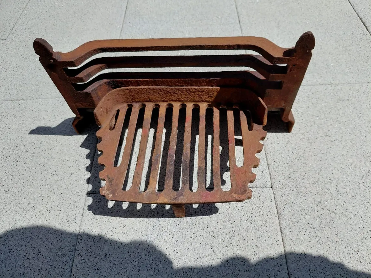 Cast iron fret  grate - Image 3