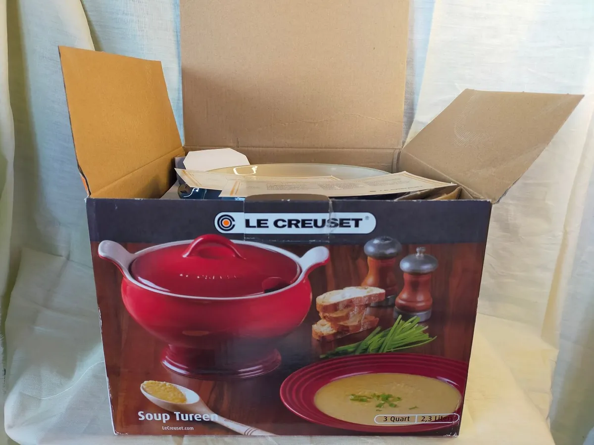Le Creuset Soup Tureen - Image 3