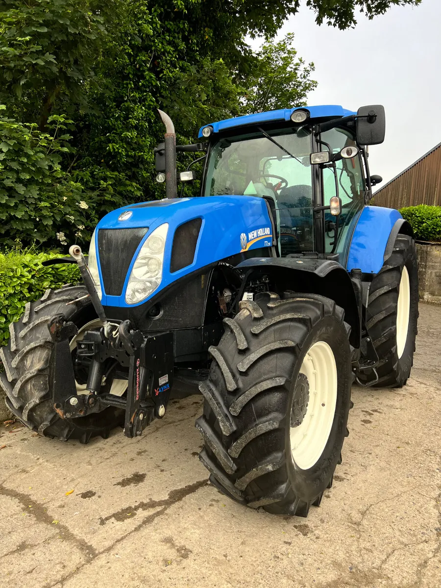 2011 New Holland T7.235 - Image 3