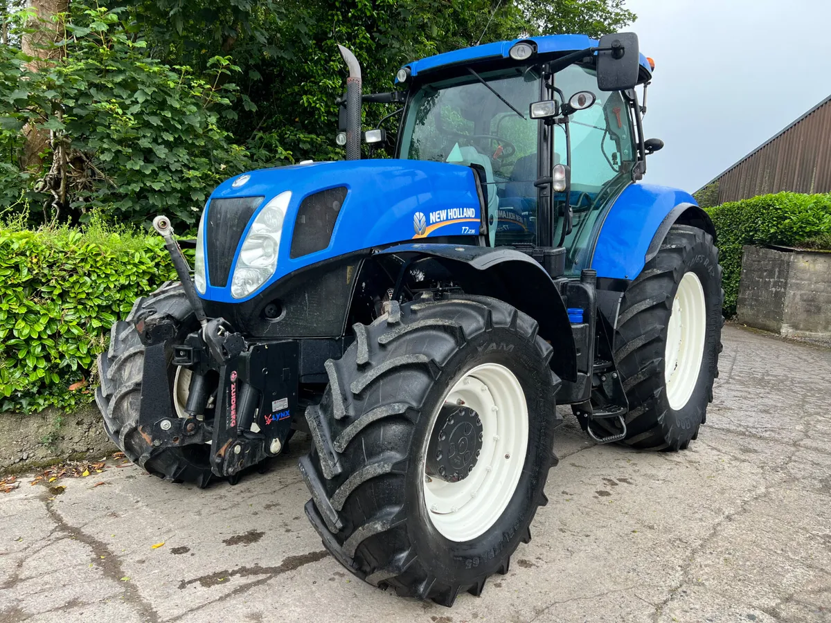 2011 New Holland T7.235 - Image 2
