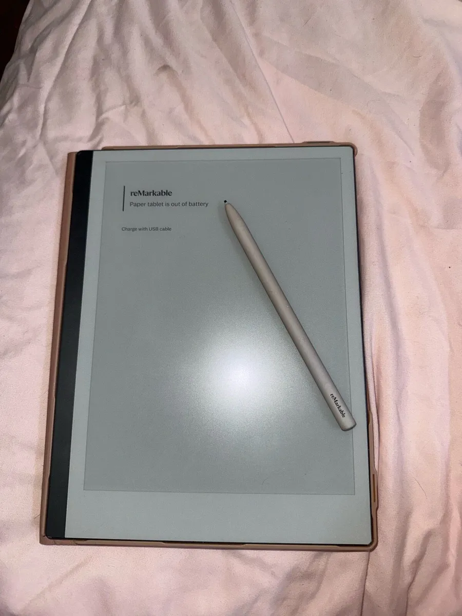 Remarkable 2 paper tablet with marker and case - Image 1