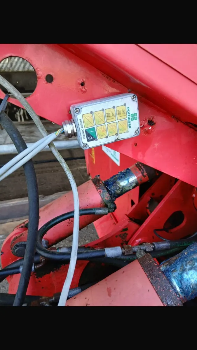 Pottinger Faro Silage Wagon - Image 2
