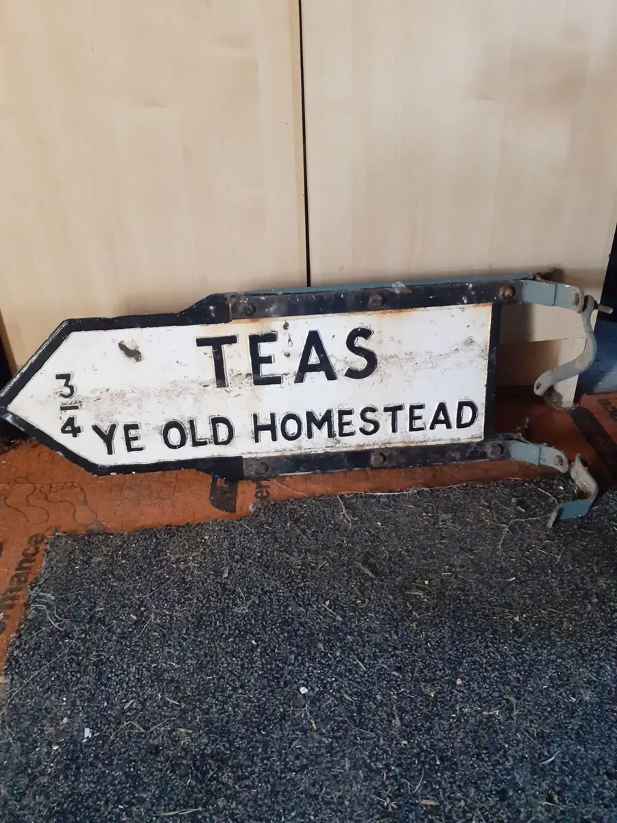 Road sign - Image 1