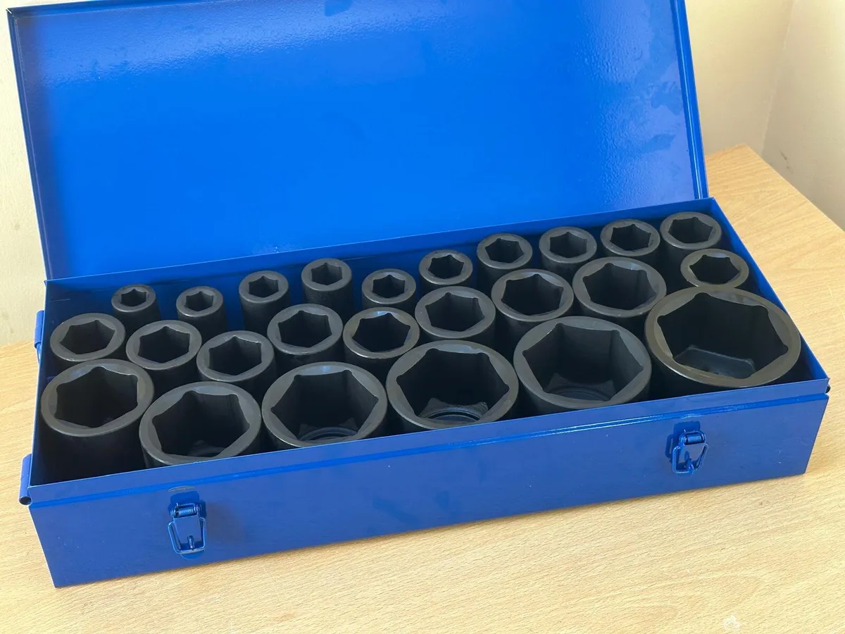 25 Piece 1″ Drive 6 Point Air Impact Socket Set