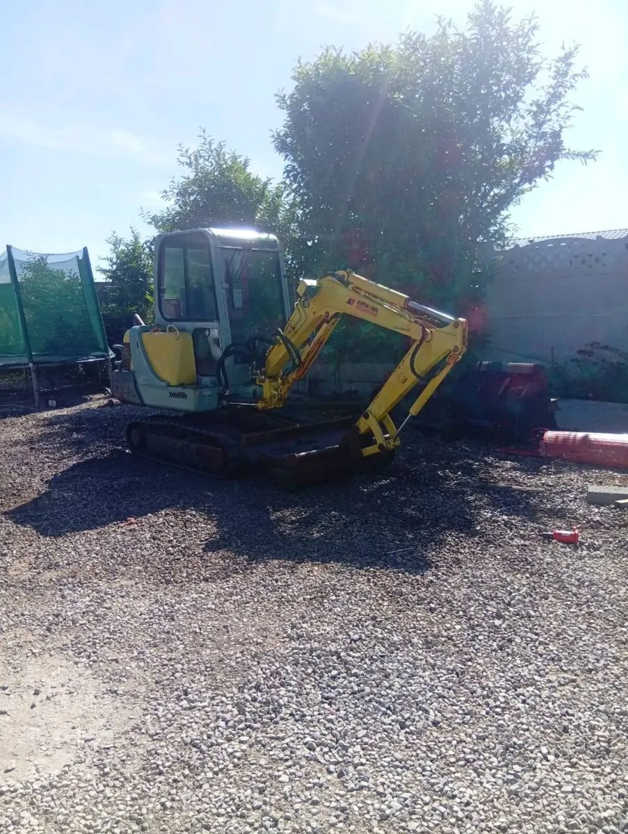 3 tonne mini digger - Image 1
