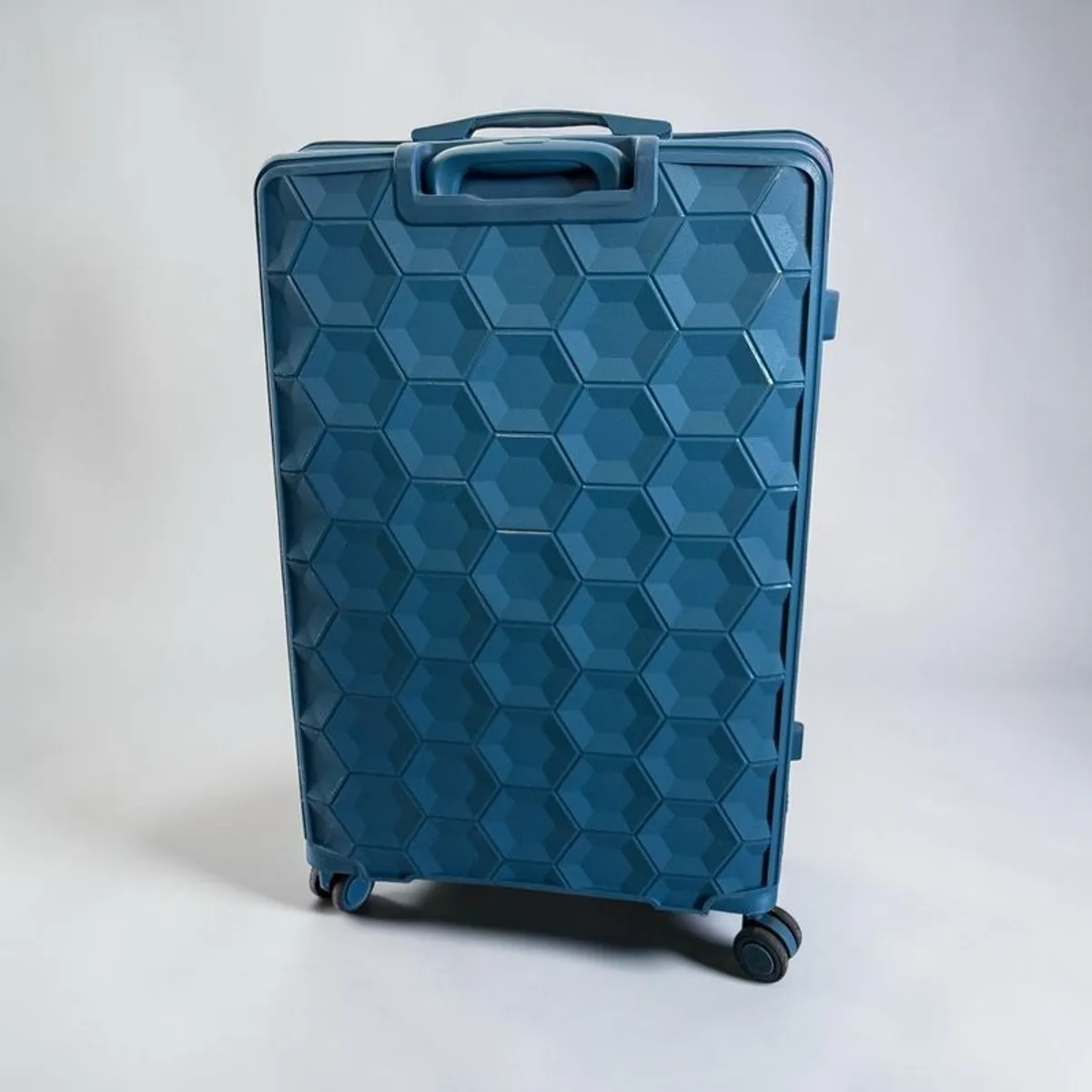 Large Suitcase Princess Traveller Hexagon PP - Image 1