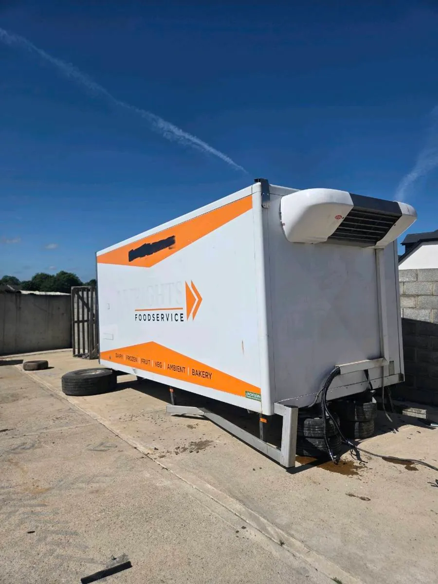 18ft coachman fridge freezer body - Image 2