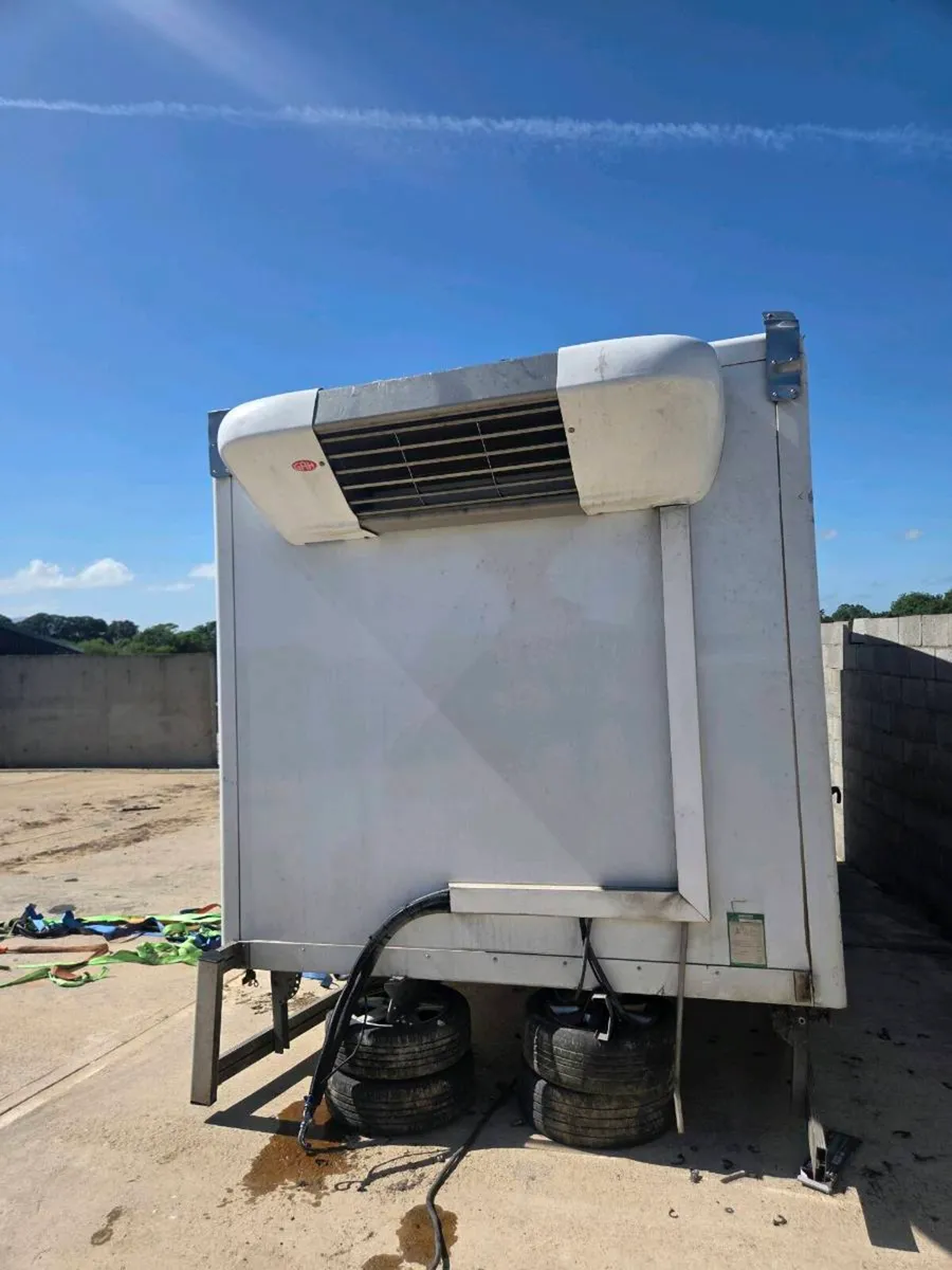18ft coachman fridge freezer body - Image 3