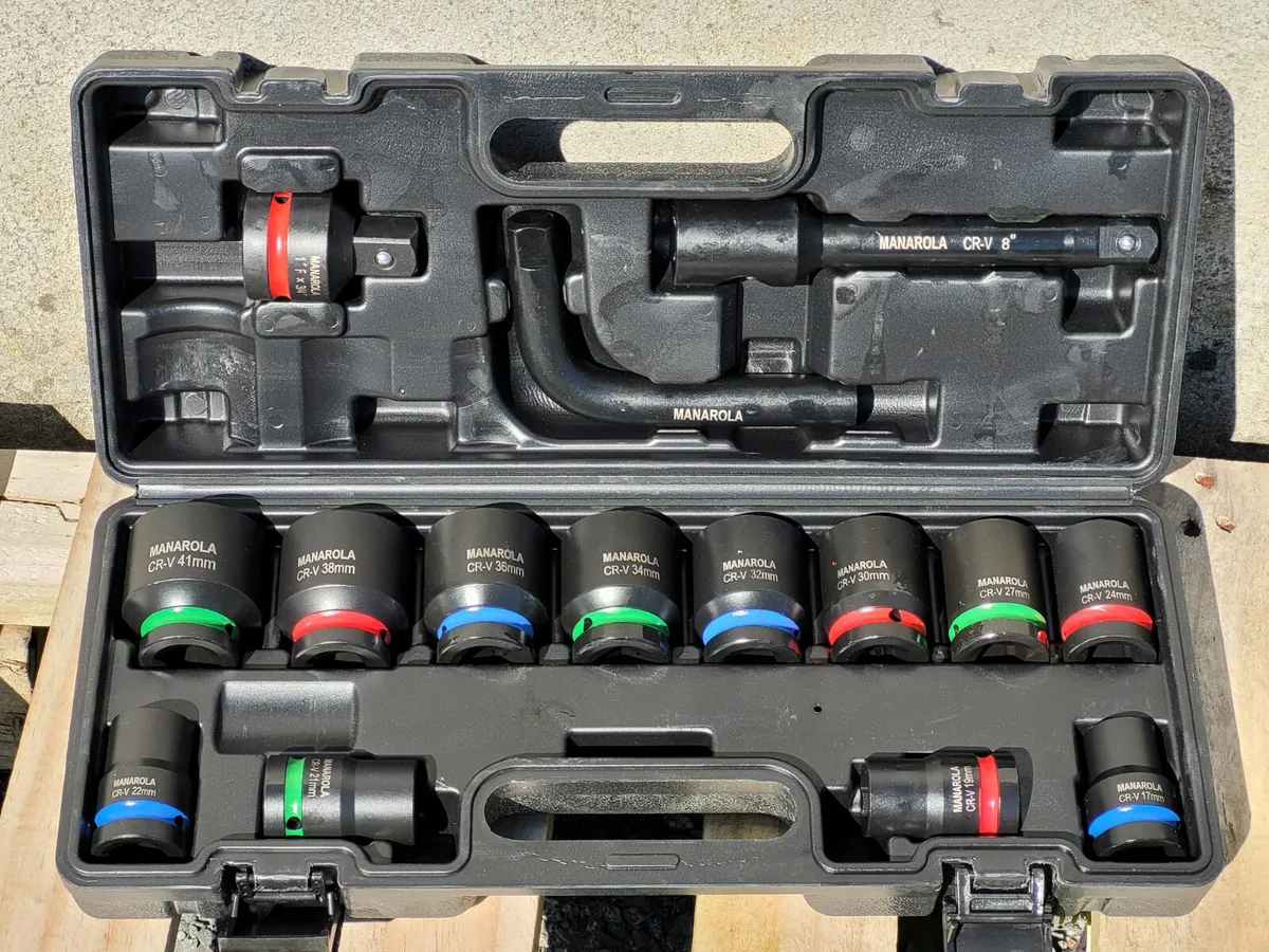 Manarola 15 Piece 3/4″ Square Drive socket set - Image 1
