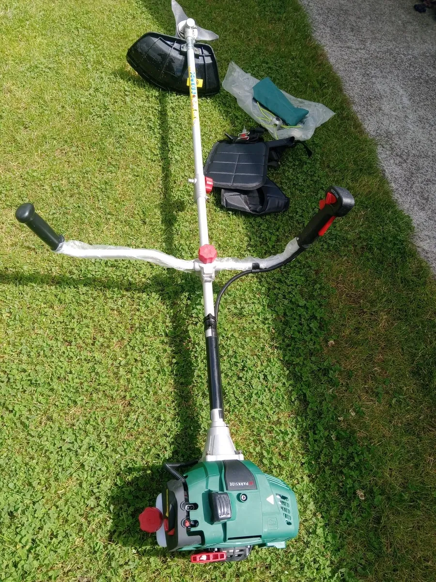 Petrol strimmer - Image 1