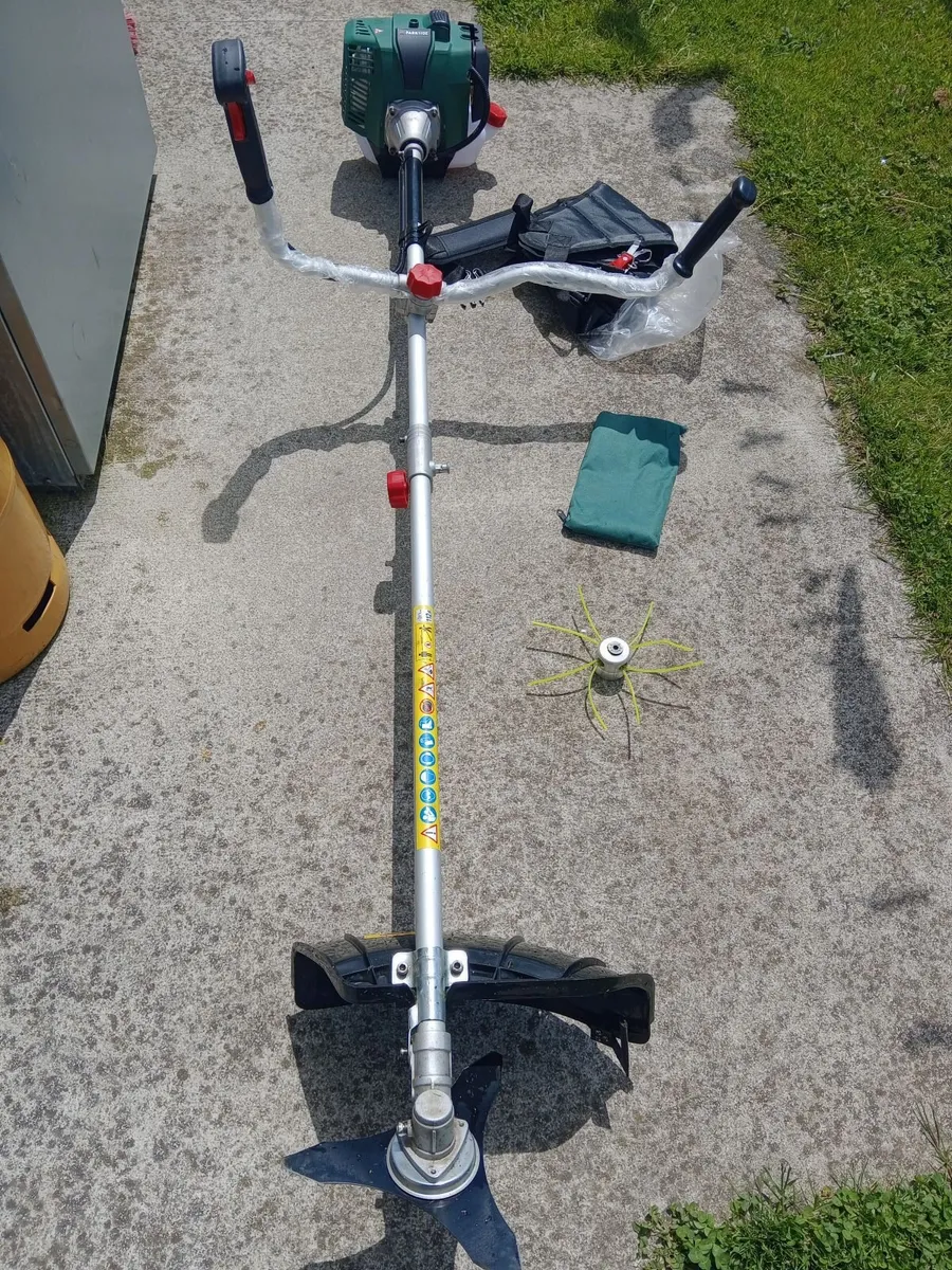 Petrol strimmer - Image 2