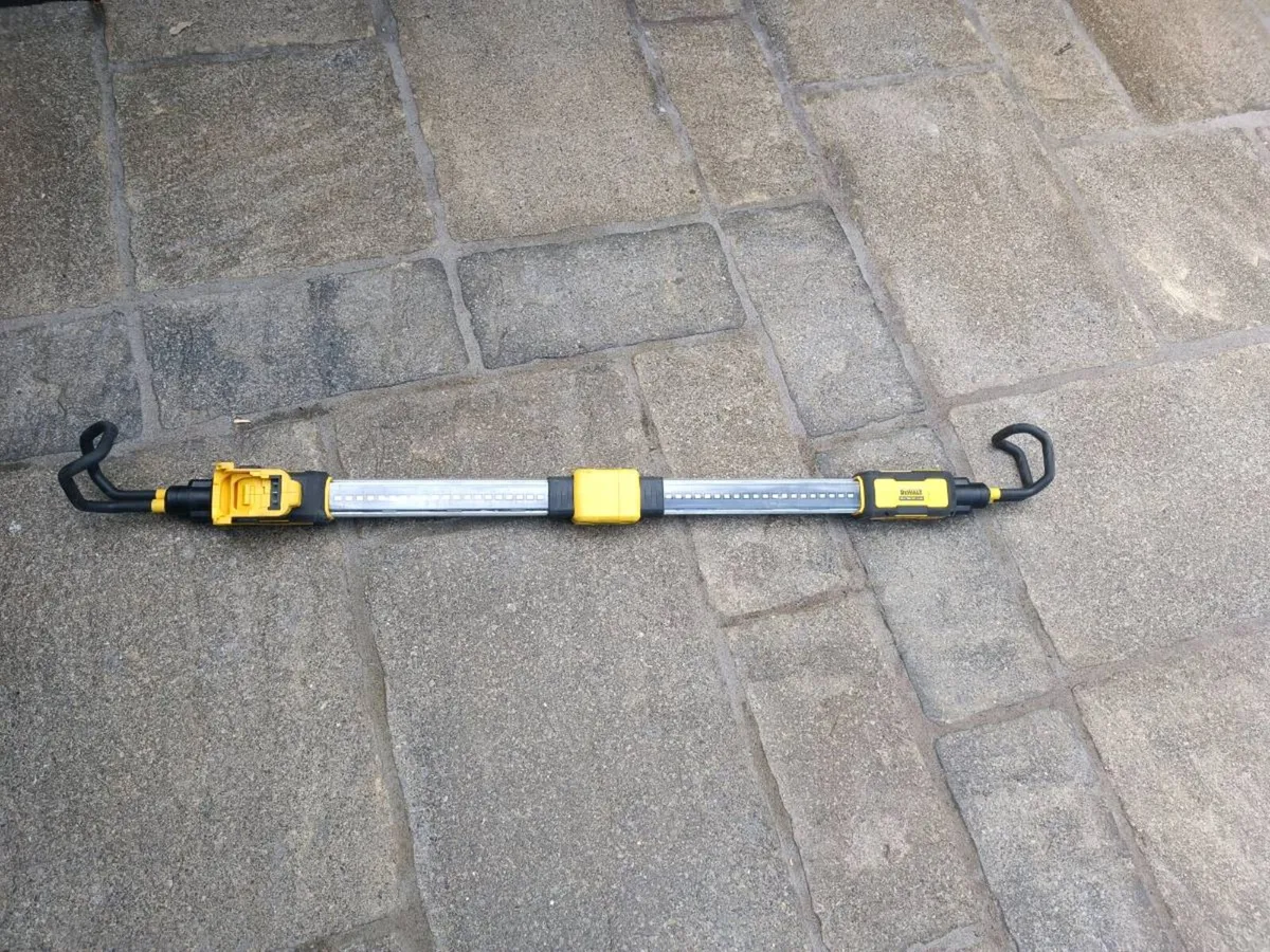 DeWalt light