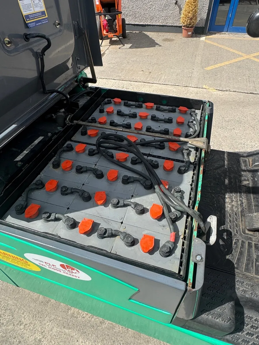 Mitsubishi 2 ton electric forklift - Image 3