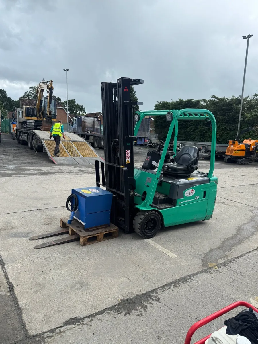 Mitsubishi 2 ton electric forklift - Image 4