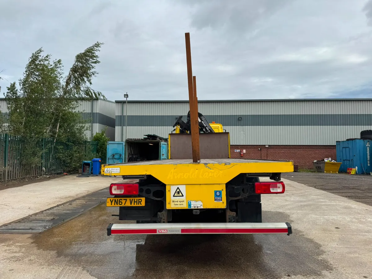 2017 DAF CF330 6x2 Rearlift Flatbed - Image 4