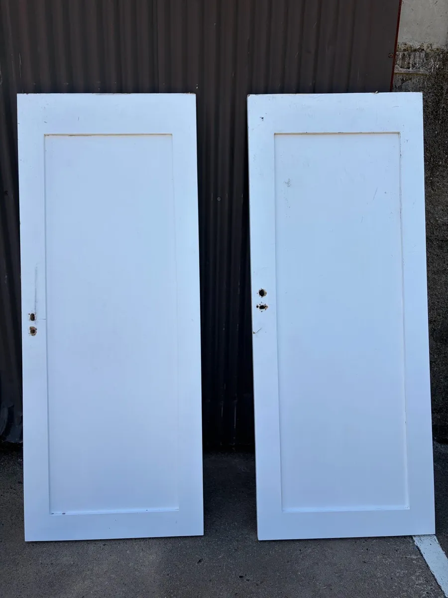 Doors and door frame with new handles and locks - Image 2
