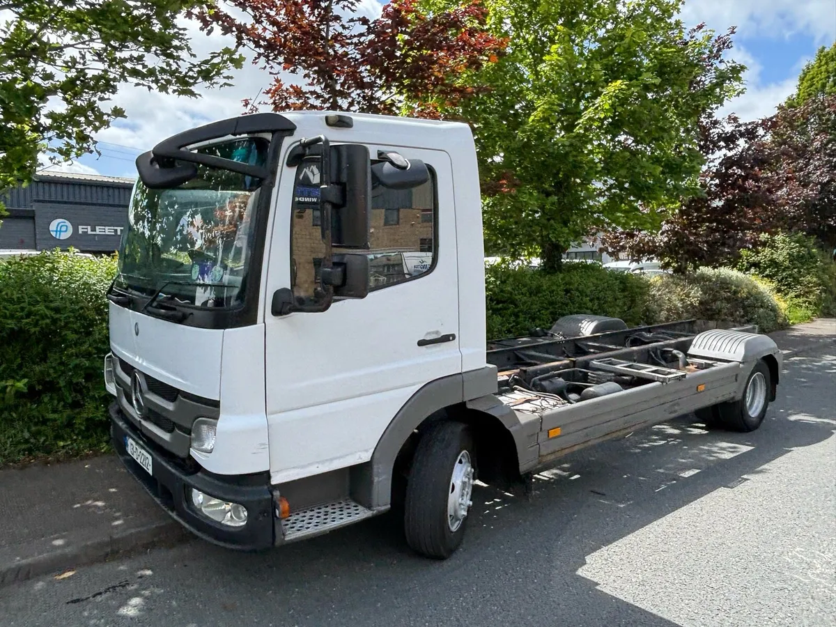 Mercedes Atego 818 2013 - Image 2