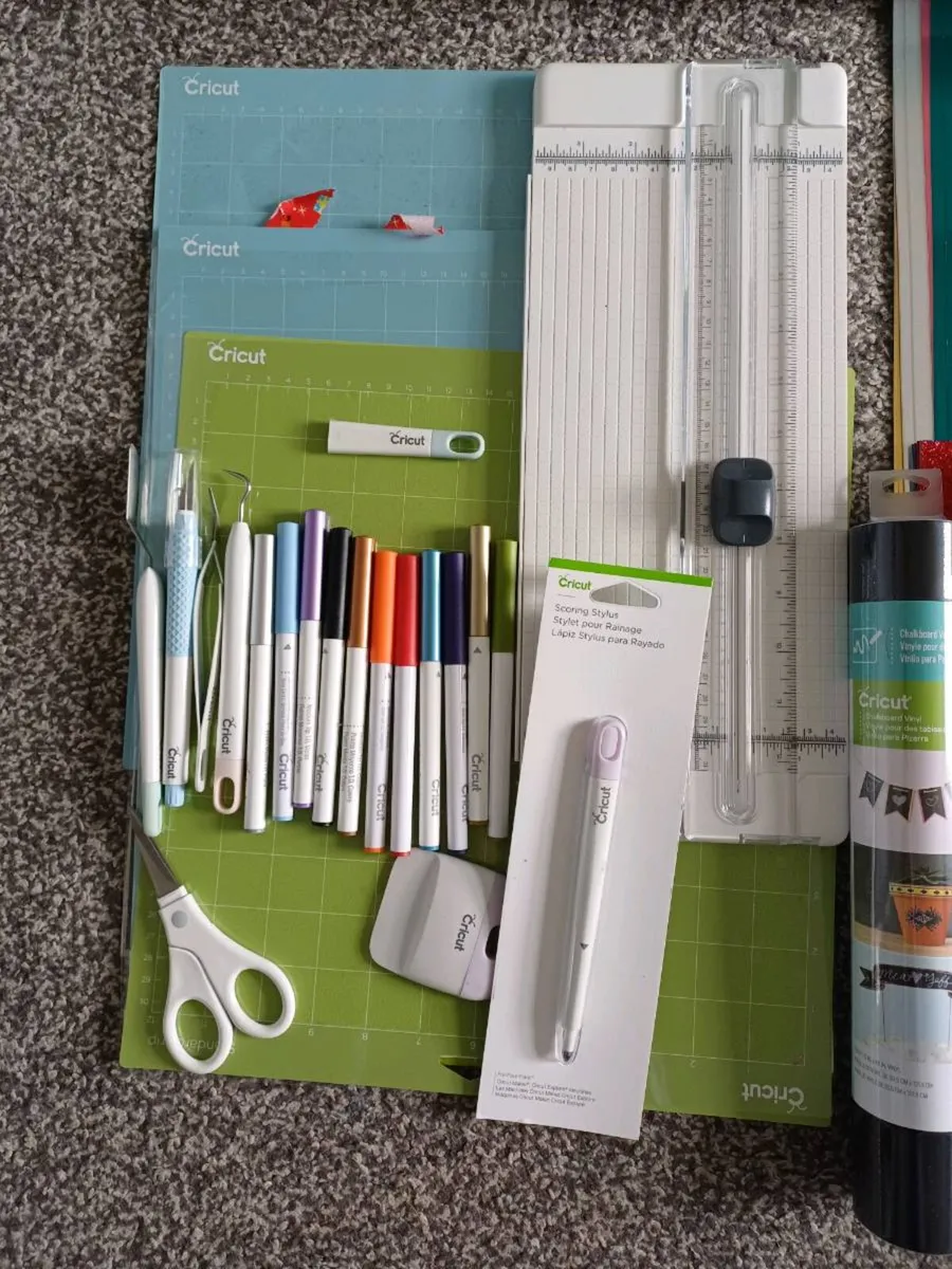 Cricut Explore Air 2 Mint Green Bundle&accessories - Image 2