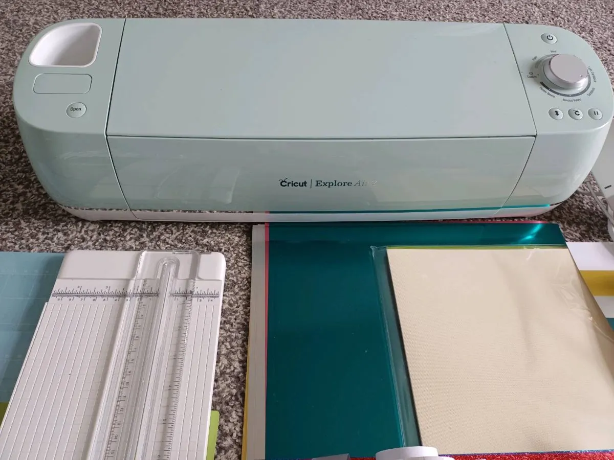 Cricut Explore Air 2 Mint Green Bundle&accessories - Image 4
