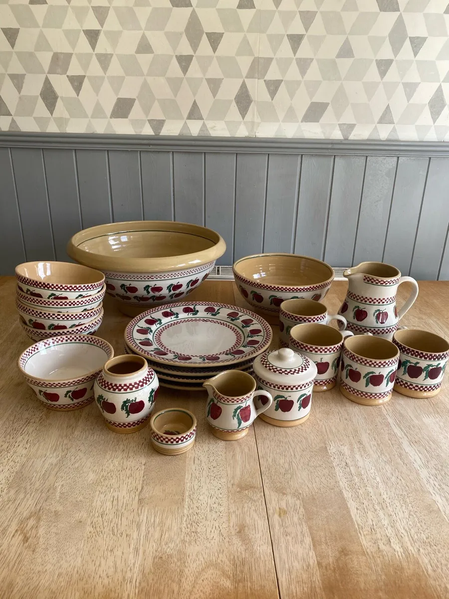 Nicholas Mosse pottery - Image 1