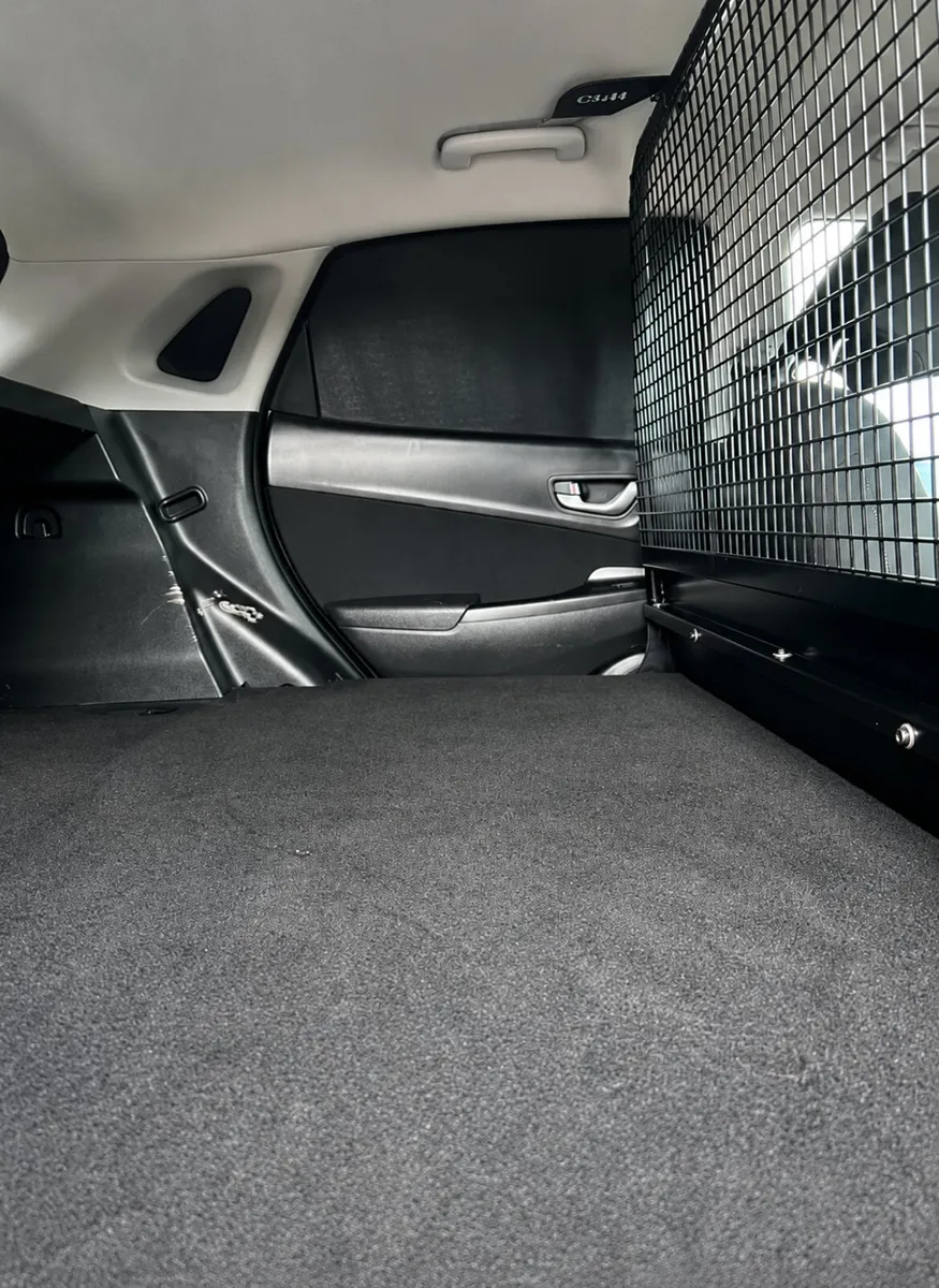 212 HYUNDAI KONA EXECUTIVE COMMERCIAL - Image 3