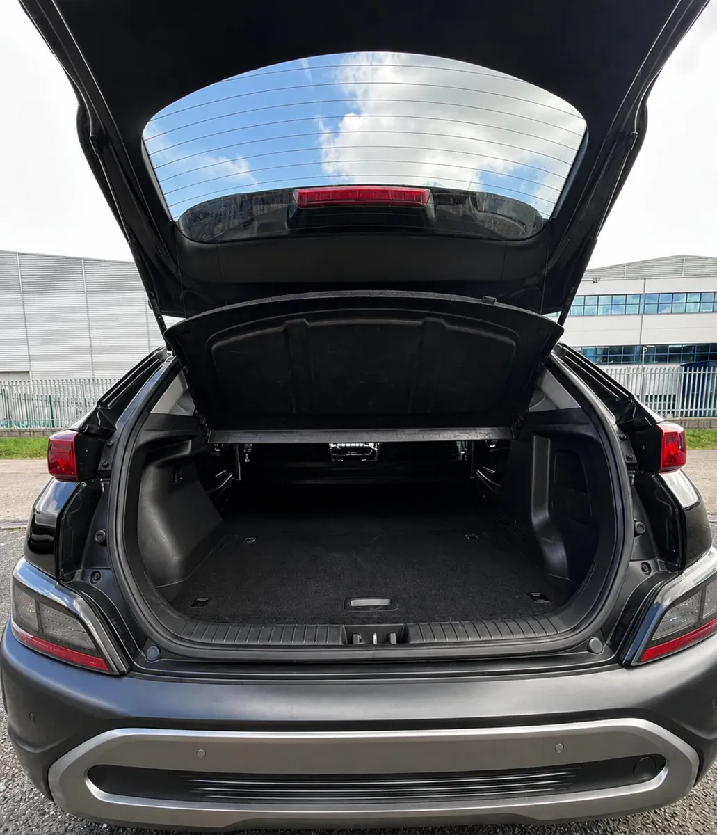 212 HYUNDAI KONA EXECUTIVE COMMERCIAL - Image 4