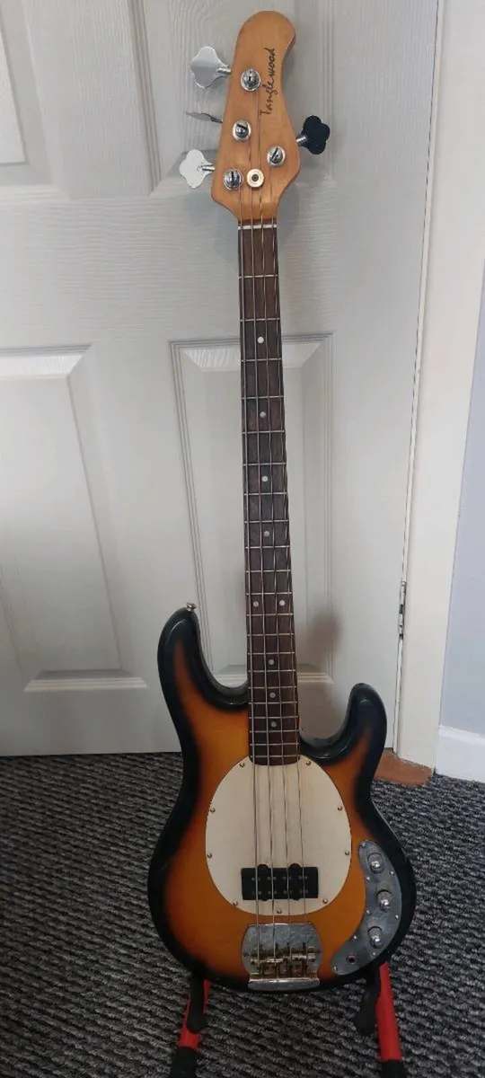 Tanglewood stingray bass - Image 1