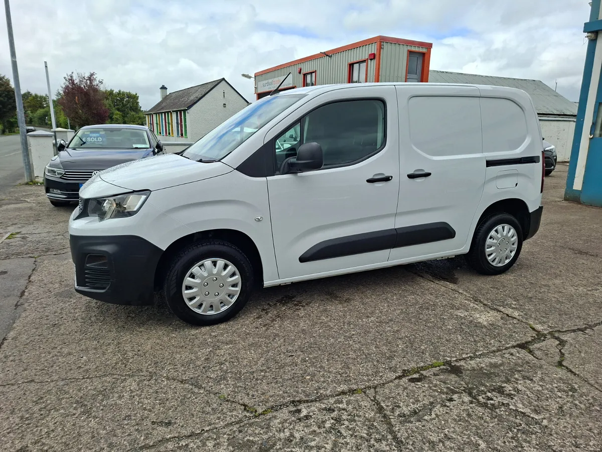 2023 PEUGEOT PARTNER ACTIVE PLUS 1.5 BLUE HDI - Image 4