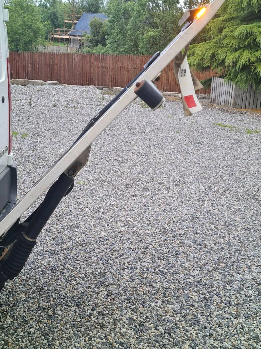 PALFINGER 500kgs TAIL LIFT - Image 4