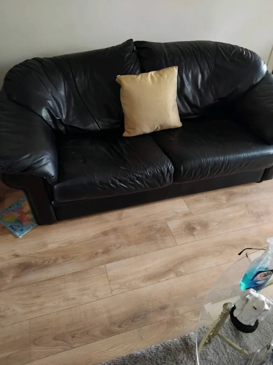 Seats - Image 1