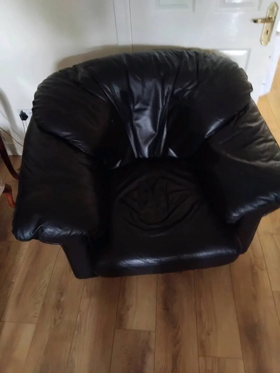 Seats - Image 2