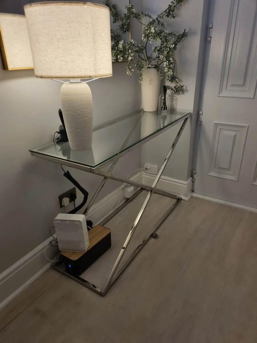Console Table - Image 1