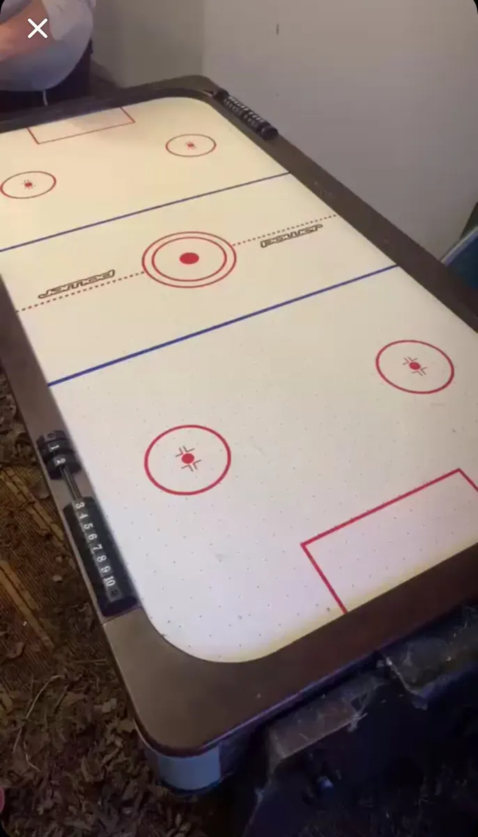 Pool and air hockey reverse able table - Image 2