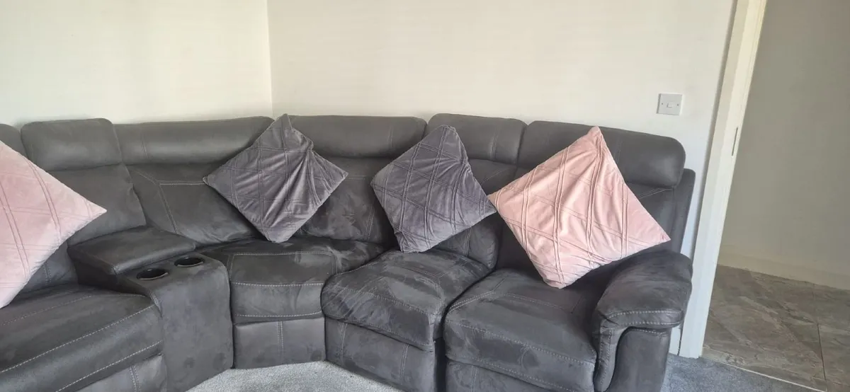 Corner sofa like new 14 months old - Image 3