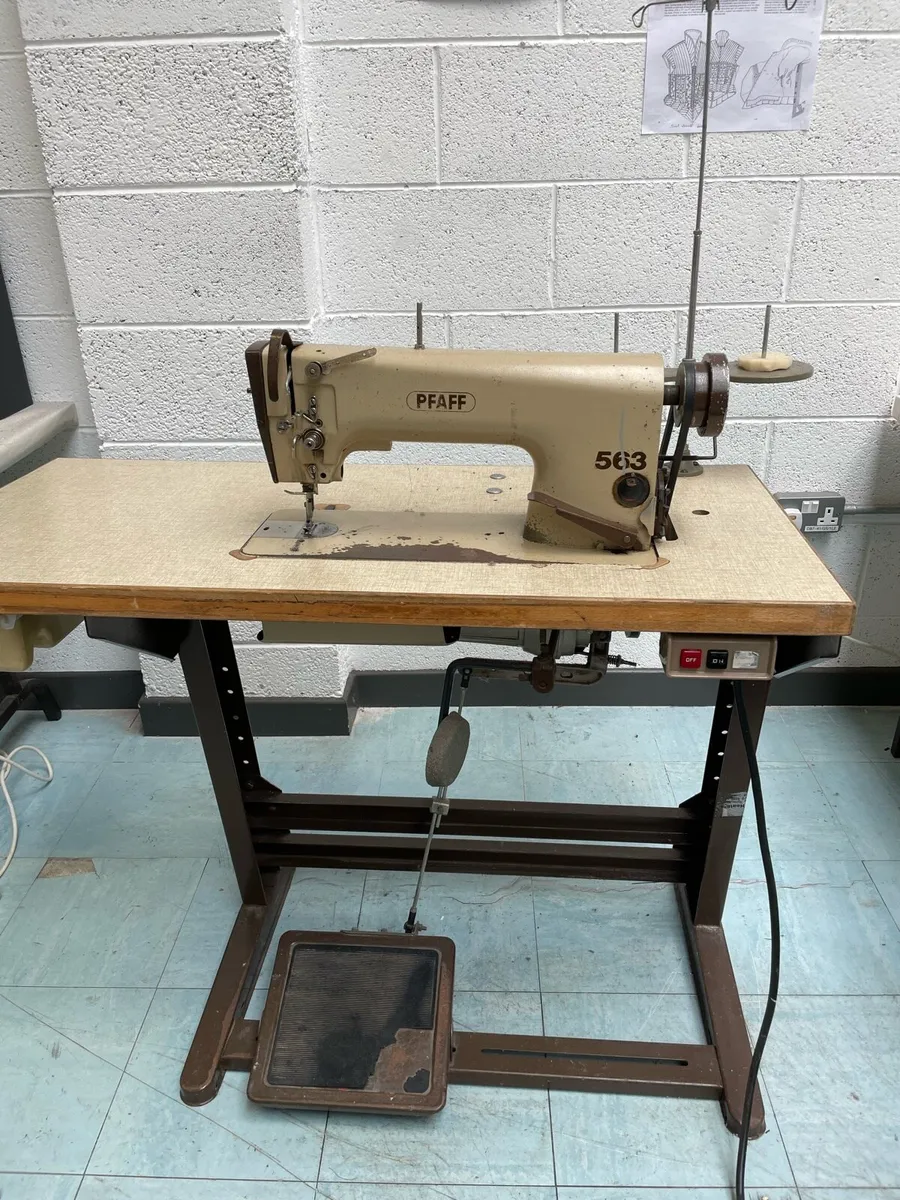 PFAFF Industrial sewing machine - Image 1