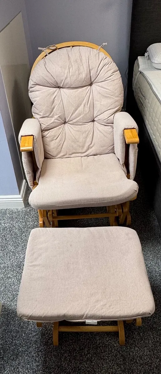 Rocking nursing chair - Image 2